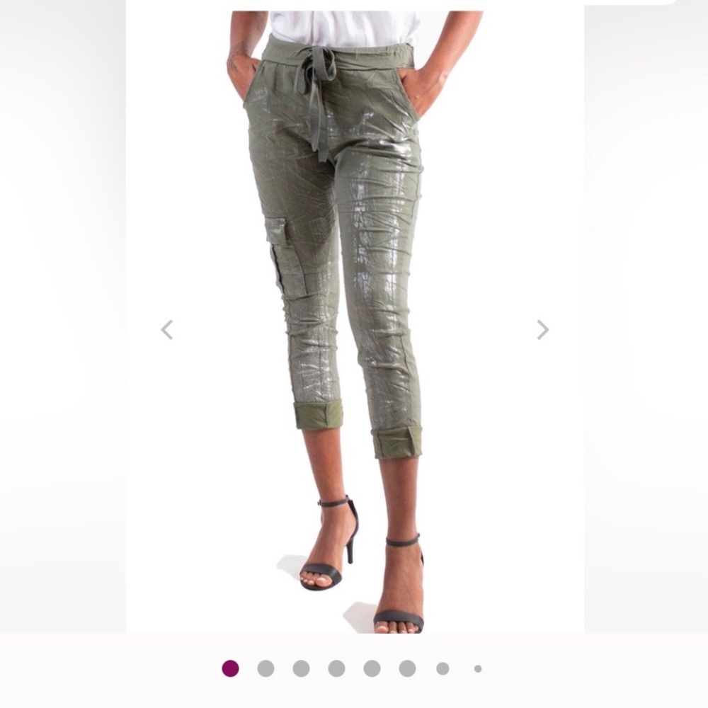 Cropped Olive Tie-Waist Cargo Joggers